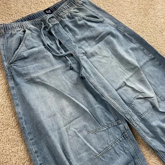 Gap Petite Ultra Soft Horseshoe Jeans - Picture 3 of 7
